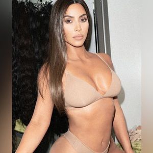 SKIMS- triangle bralette